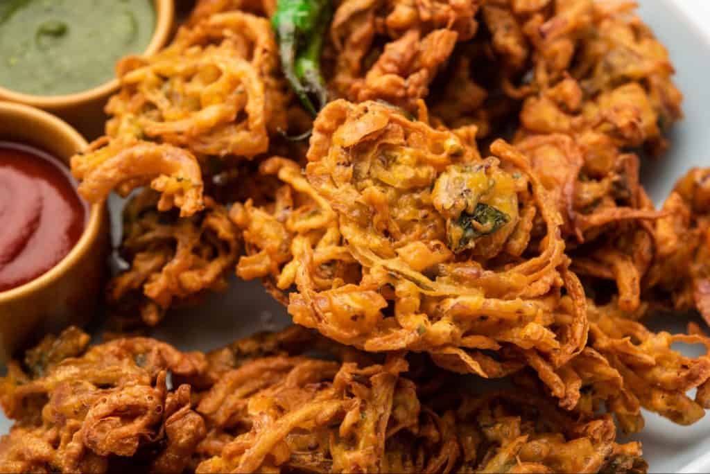 crispy vegetable pakoras